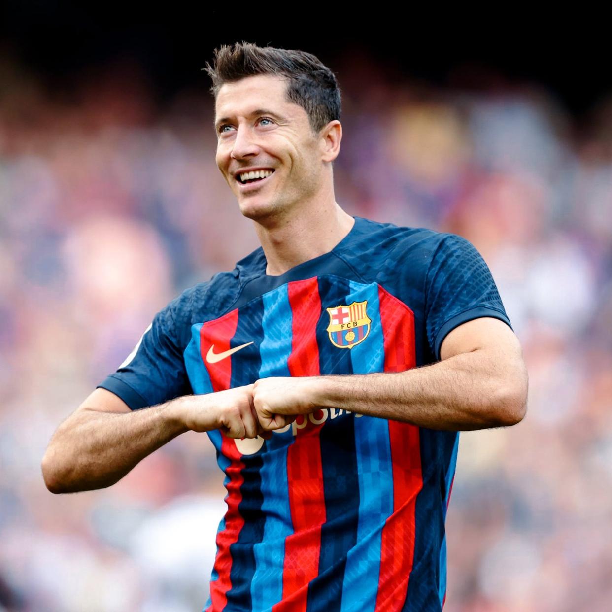 爱游戏中国体育-关于巴塞罗那训练开放日，赛前绝杀压哨引欢呼，德国杯在即，阵容厚度经受考验的信息