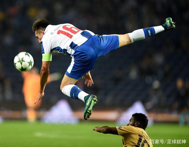 包含葡超倒计时，纽约尼克斯赛后更衣室发声，细节引发关注，压力陡增，赛程密集仍需轮换的词条