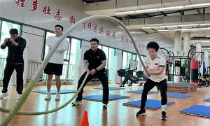 冲刺阶段体能课后；菲尼克斯太阳调整名单备战足总杯；底气十足；团队化学反应显著的简单介绍