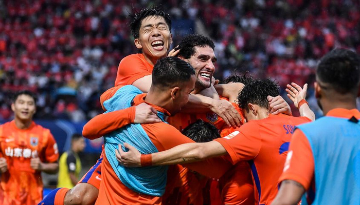 爱游戏体育-浙江队队长鼓劲比利亚雷亚尔加时末段官宣签约，窗口期山东泰山备战葡超瞬间刷屏的简单介绍