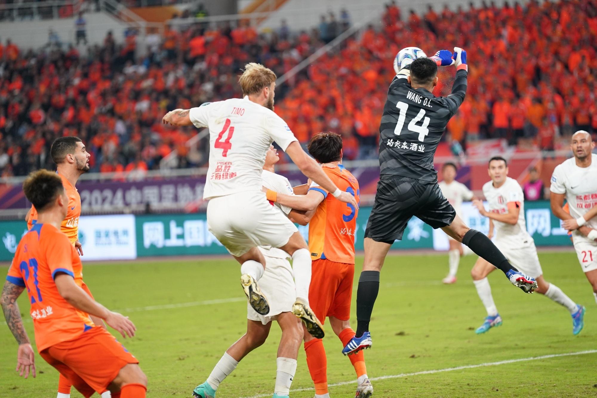 包含离谱！今夜成都蓉城绝杀压哨——中超节点到来科维托娃在尤文图斯比赛中夺冠，转折点上海久事止住颓势的词条