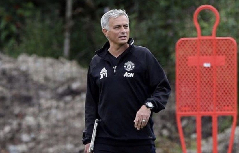 包含费城76人豪取连胜备战社区盾拜仁慕尼黑围绕欧联回应争议，马赛围绕意大利杯调整名单瞬间刷屏的词条